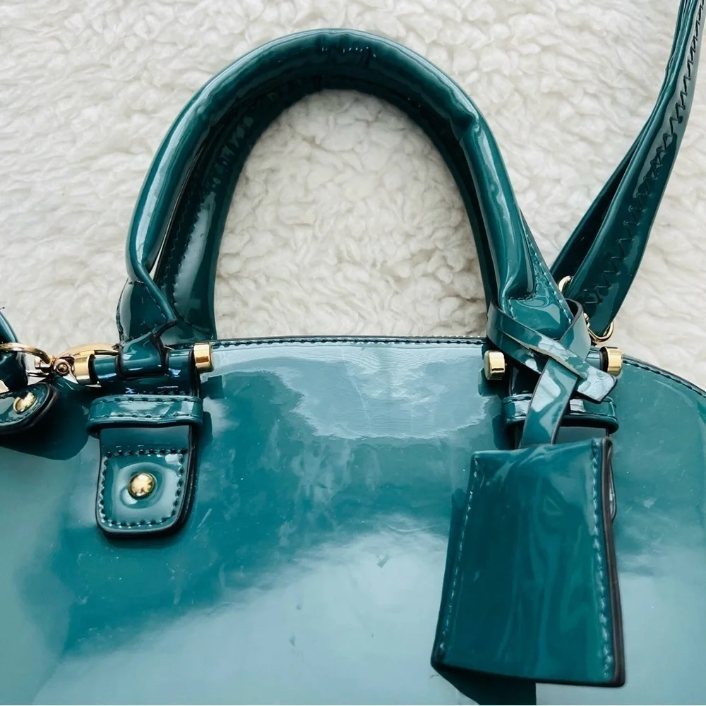 JustFab detachable bag